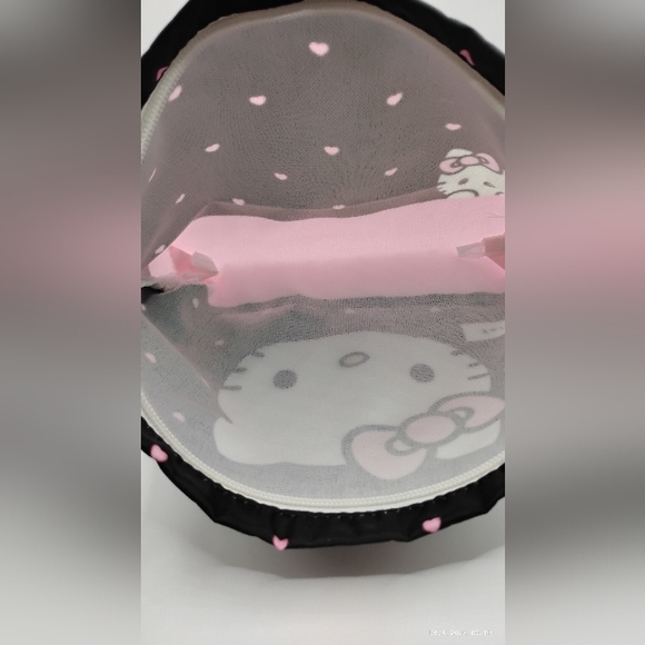 Hello Kitty Black&Pink Cosmetic Pouch&4 Hello Kitty&Friends Keychains 10"L×7"H - Picture 3 of 3